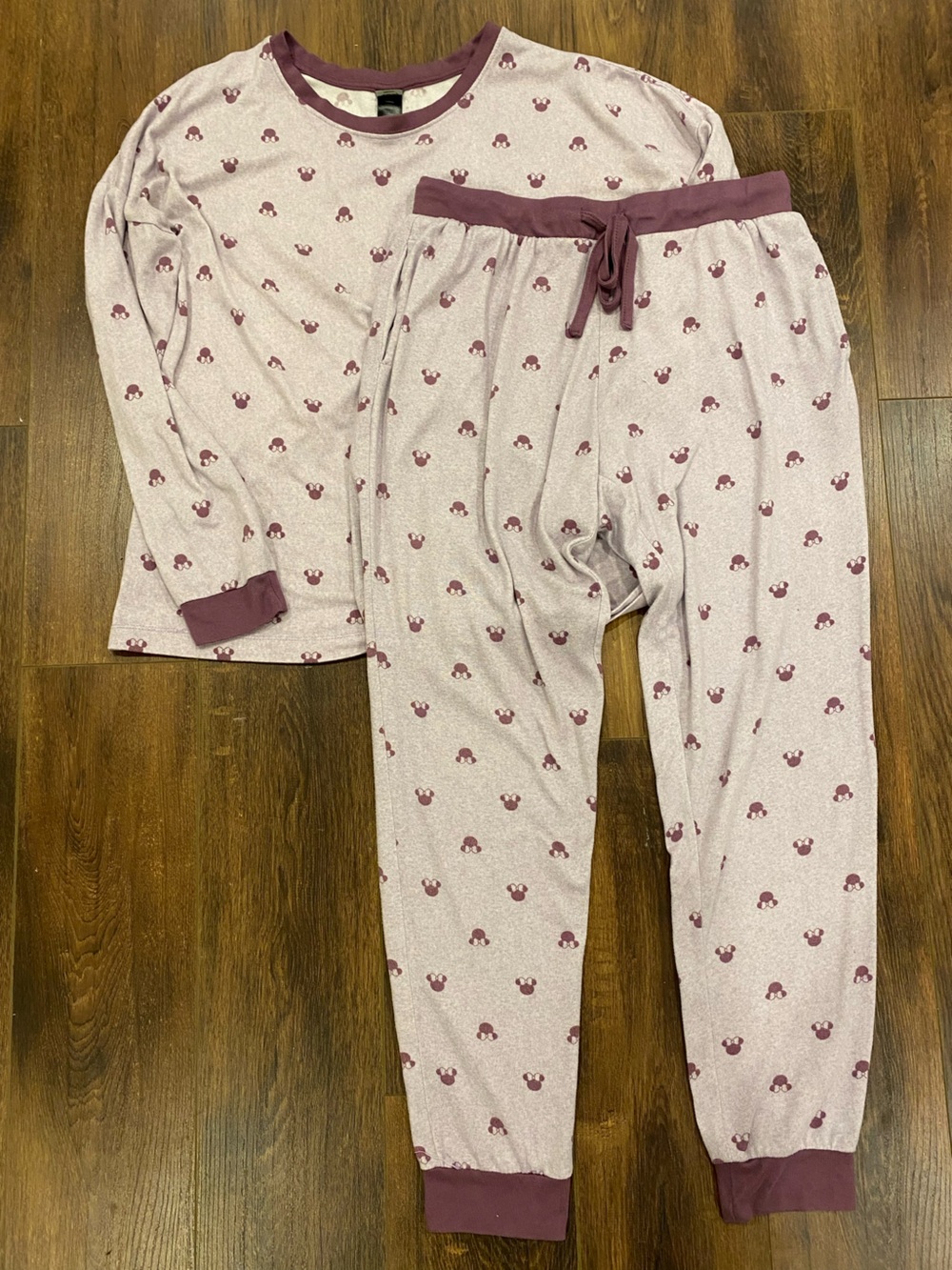 Disney Minnie Mouse pajama set size medium purple